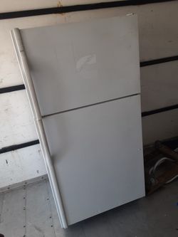 Working fridge with Ice Maker