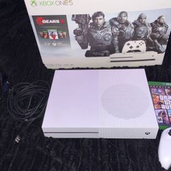 Xbox One S All White/gta5 And Controller/power cable HDMI/