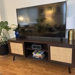 Roku TV and Media Center (sold together)