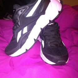 Girls Size 1Y Reeboks