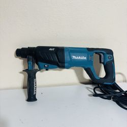Makita 8 Amp 1 in. Corded SDS-Plus Concrete/Masonry AVT (Anti-Vibration Technology) Rotary Hammer Drill