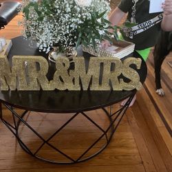 Mr & Mrs Sign 