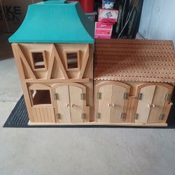 Wooden Toy Horse Barn