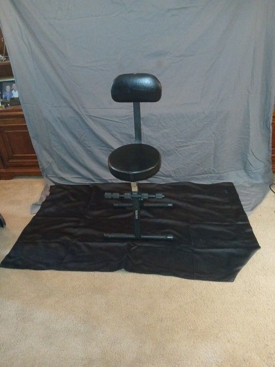 GUITAR CHAIR