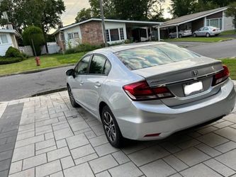 Comfortable and Dependable 2015 Honda Civic EX