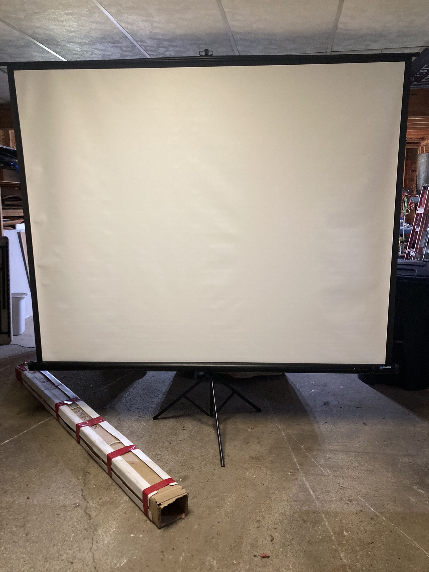 FREE projection screen  large 8’x6’ like new