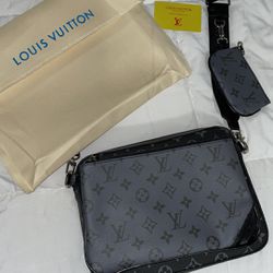 Luis Vuitton Messenger Bag