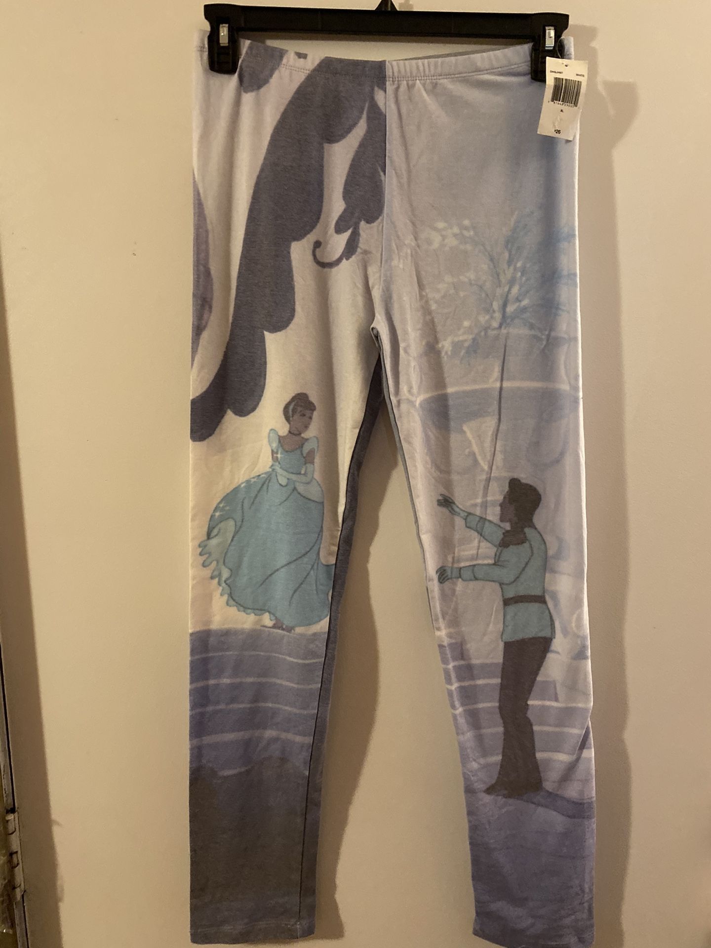 NEW Cinderella scene juniors pants (size xl):$10