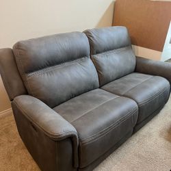 Next-Gen DuraPella Power Reclining Sofa - Like New!