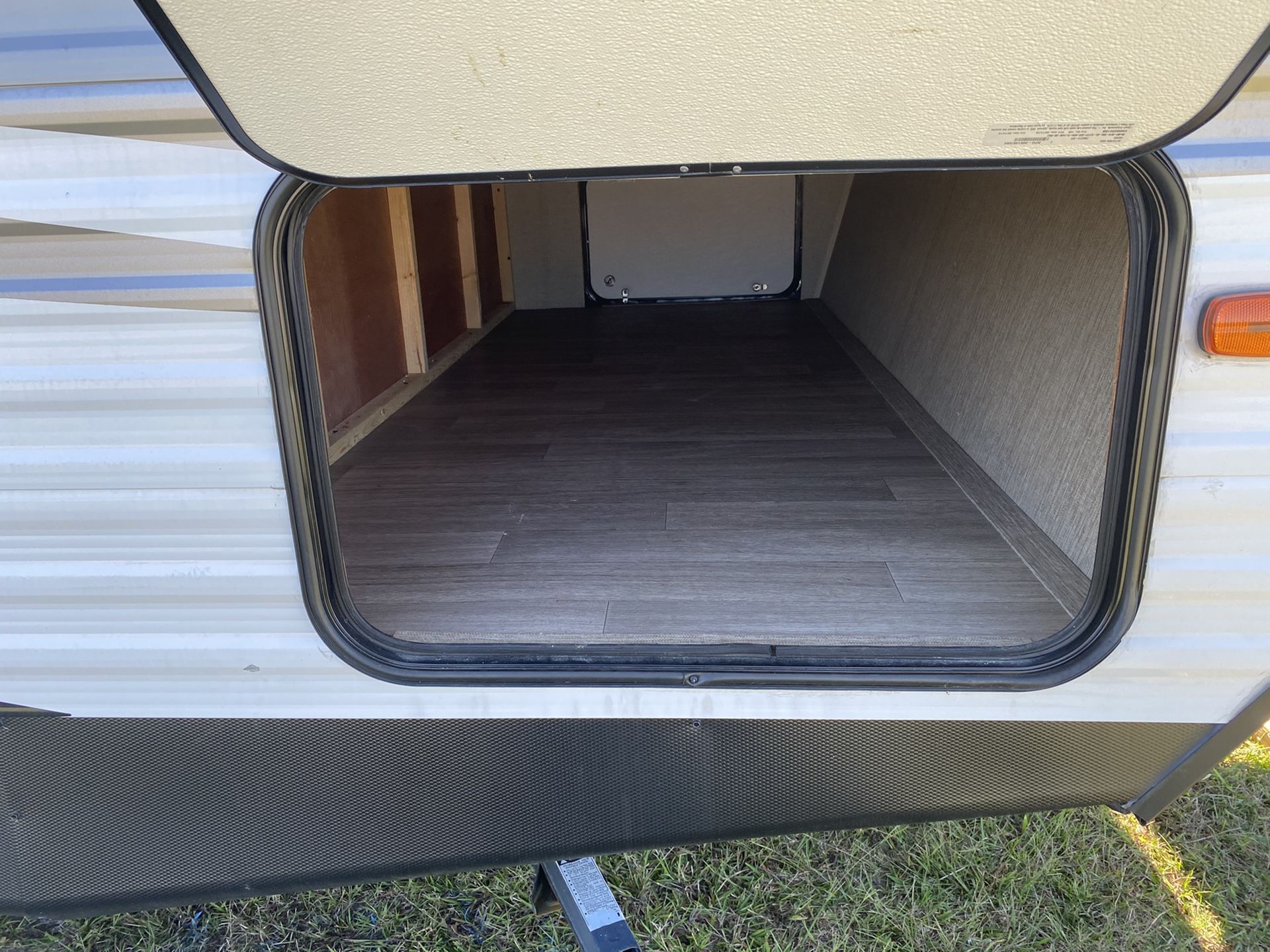 27.7 ft coleman double bunk trailer trailer