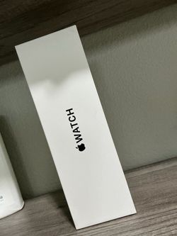 2026 Model Apple Watch SE 3rd Gen, 40mm, GPS, Starlight Color! Brand New Sealed!