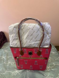 Los Angeles Dooney & Bourke Purse