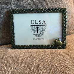 Elsa 4x6 Frog Picture Frame