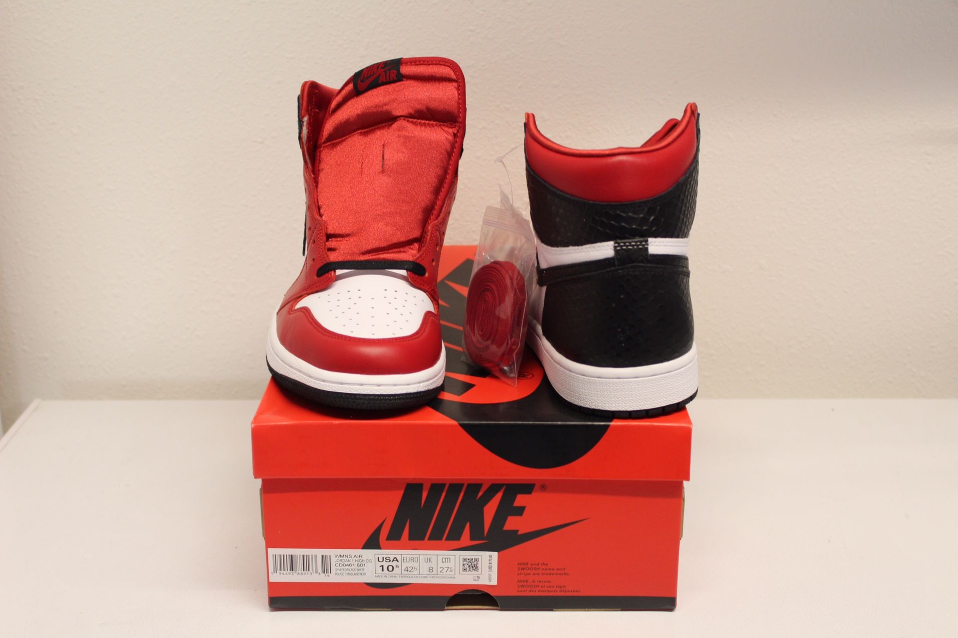Air Jordan 1 satin snakeskin Air Jordan 1 High  main image 2