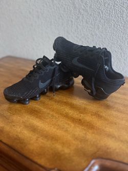 Nike Air VaporMax Flyknit Sneakers Triple Black
