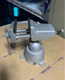 a PanaVise 301 Standard bench vise featuring a screw-down base and a single-knob 3-axis