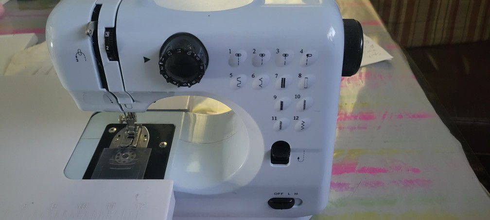 Small Sewing Machine
