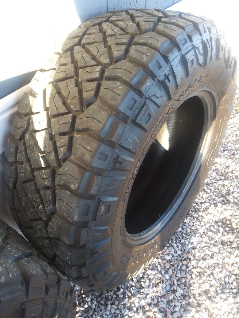 Set Of 4 Tires Nitto Ridge Grappler. 37 12.5 R20