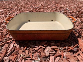 le creuset stoneware casserole/pot