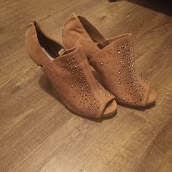 Tan Heels