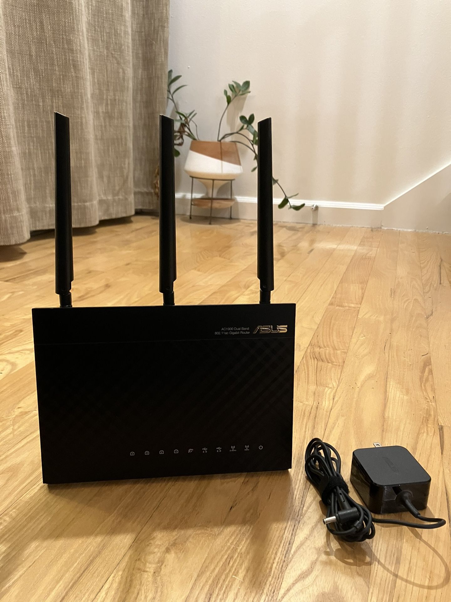 Asus RT-AC68U Dual-Band Wireless AC1900 Gigabit Router (Merlin)