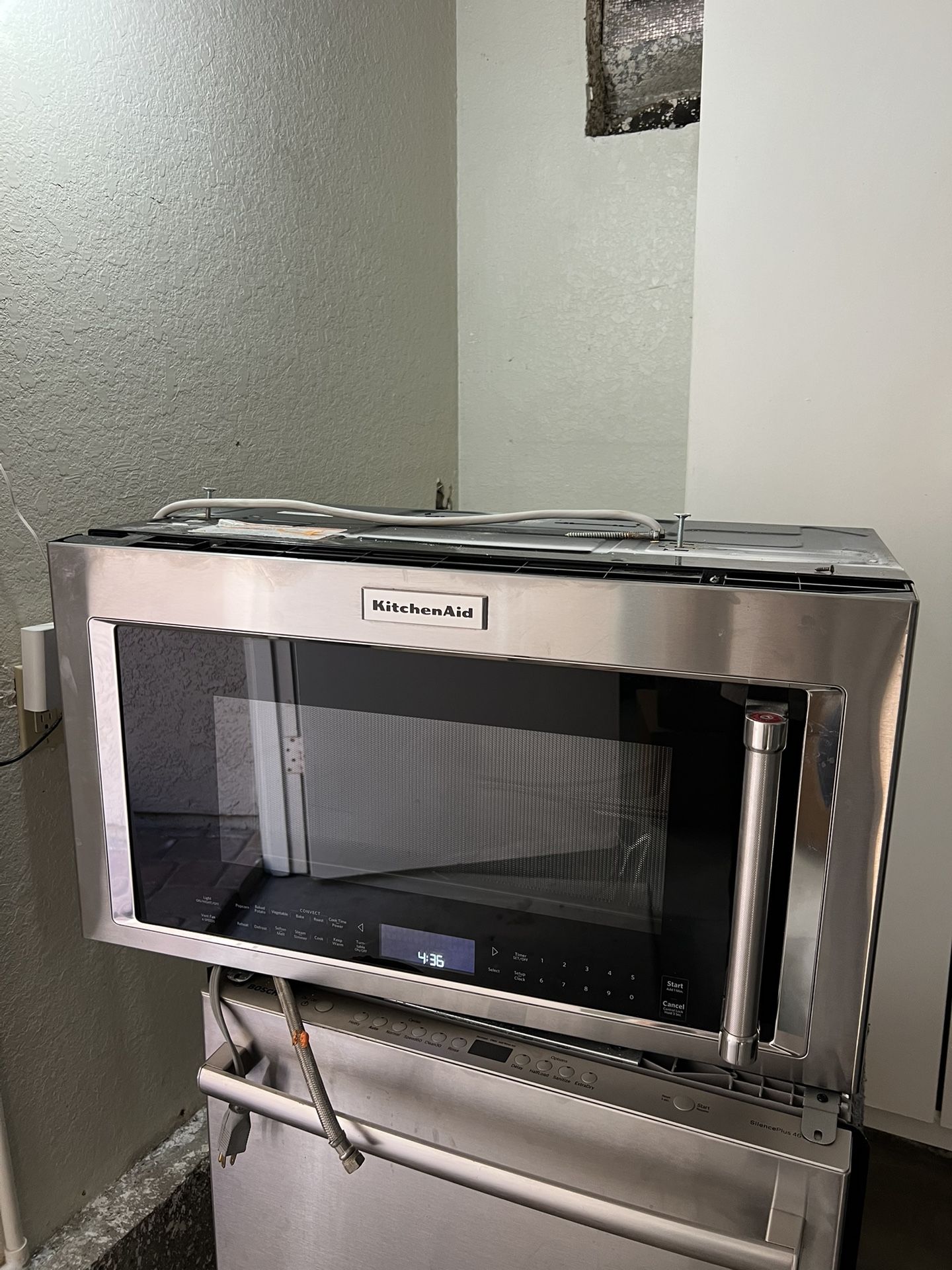 KitchenAid 30 in. W 1.9 cu. ft. 1800-Watt Over the Range Microwave with Air Fry in Stainless Steel