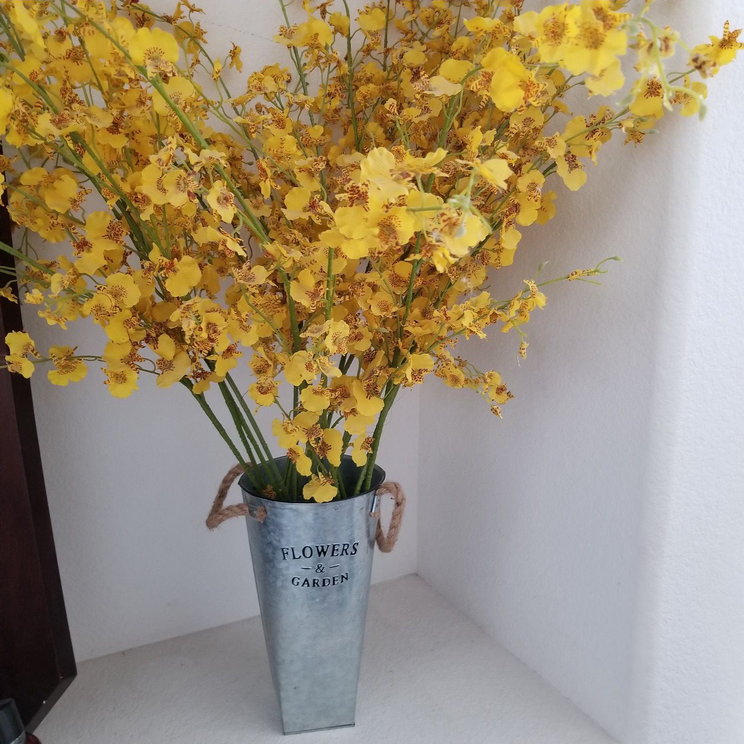 Vase w/ Silk Flowers
