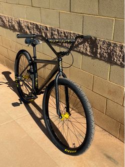 Throne The Goon Black Mamba 29" Bike