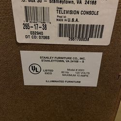 STANLEY TELEVISION CONSOLE TV STAND 