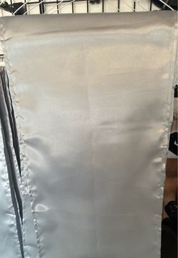 16 Round Tableclothes & Table Runners-Matching Silver Satin