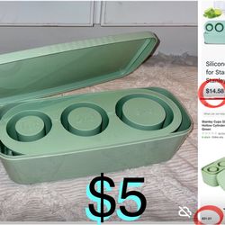 $5 Brand New Silicone Ice tray cylinder