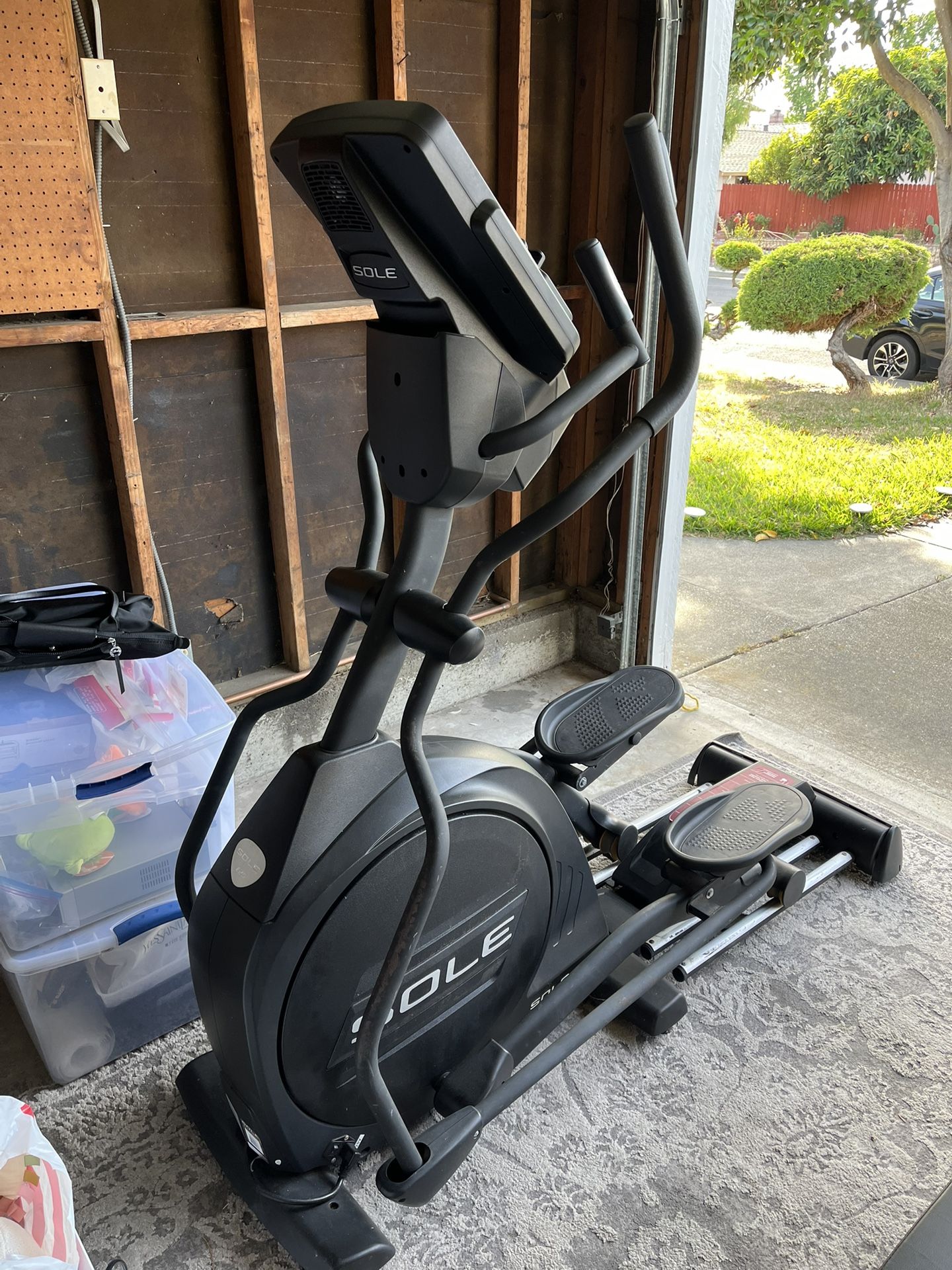 Elliptical - Sole E25