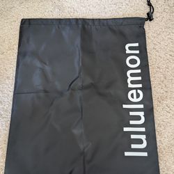 New Lululemon Black Nylon Drawstring Shoe Bag - Black, 15" x 17.5"