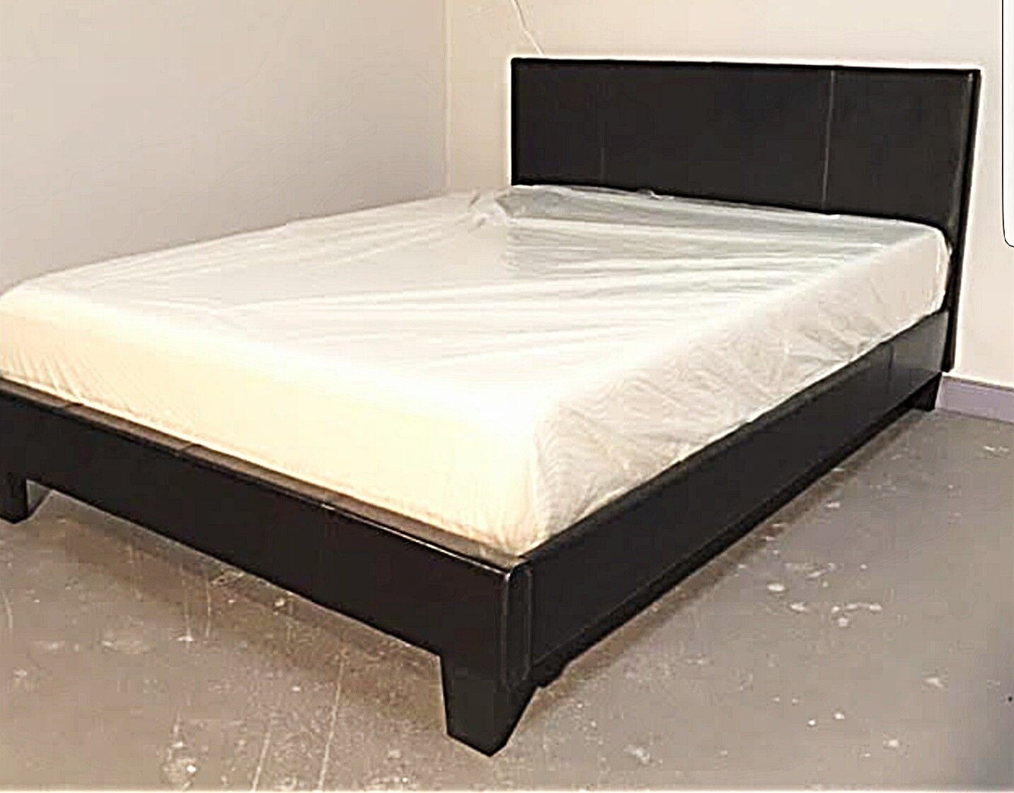 BRAND NEW FULL SIZE BED AND MATTRESS (FREE DELIVERY)