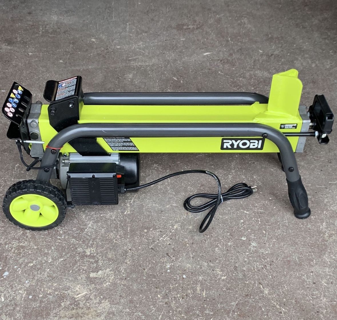 5 Ton New Ryobi 15 Amp Electric Log Splitter 