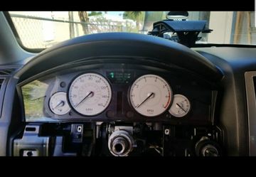 300c INSTRUMENT CLUSTER