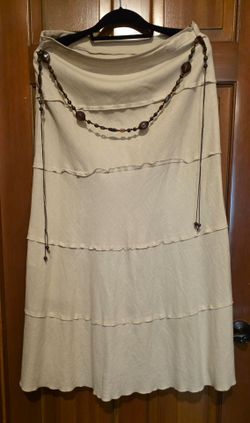 Vintage Y2K-era Dressbarn tan linen-blend tiered maxi skirt