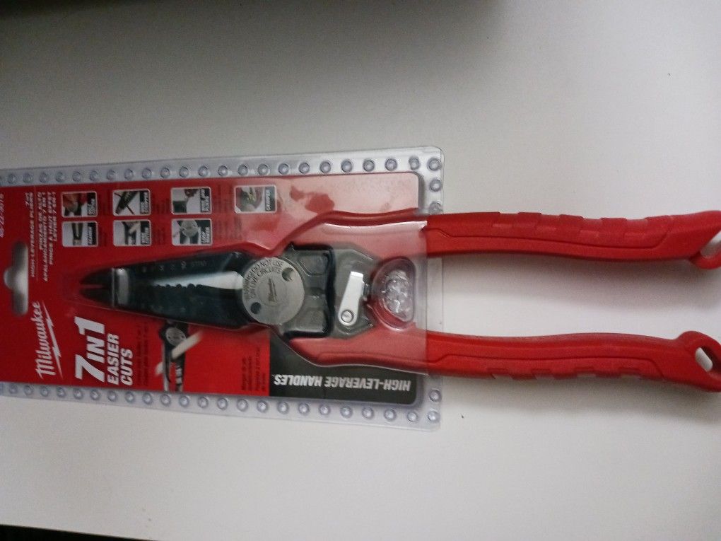 Milwaukee High Leverage Pliers 