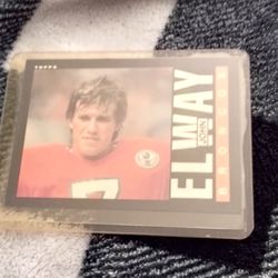 Football 1985 Topps Marino, 1985 Topps Elway 2 card bundle cash porch pickup Redmond