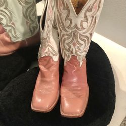 Woman’s Cowboy Boots 
