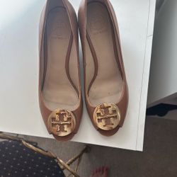 Tory Burch Tan Wedges Size 5