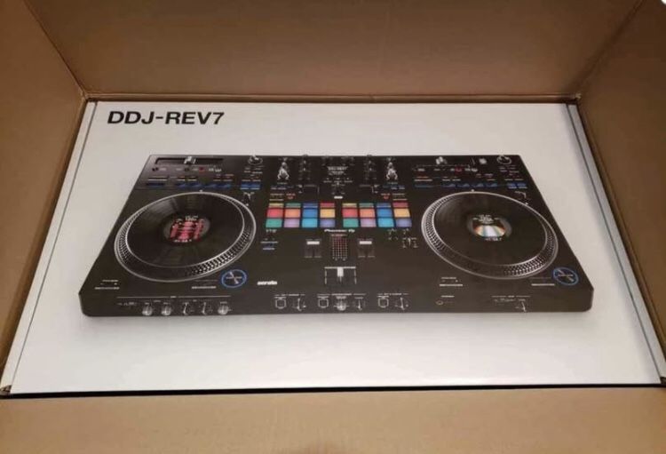 REV 7 DJ Controller