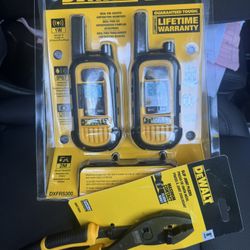 DEWALT WALKIE  TALKIE 