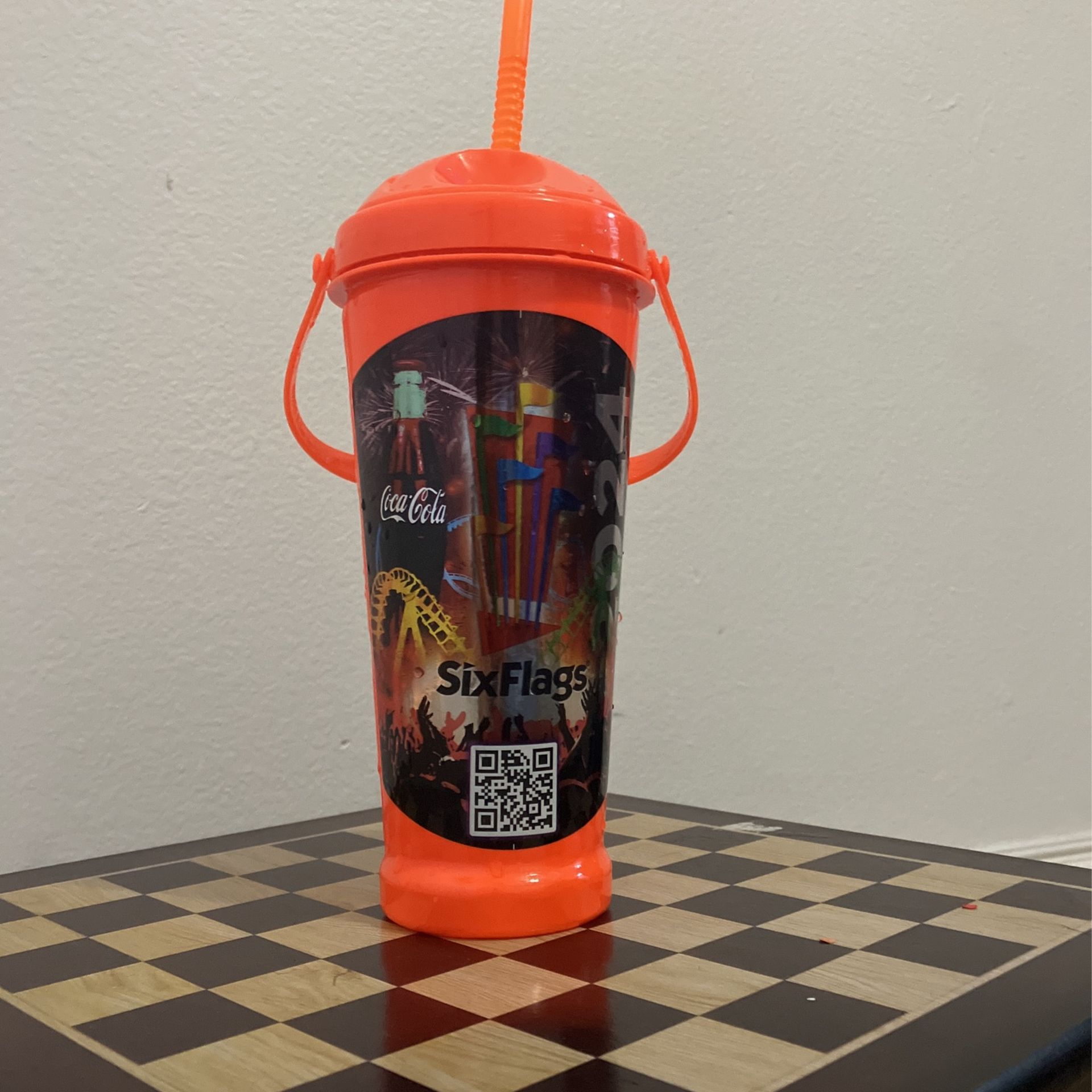 Six flags (Unused) Season Pass Bottle