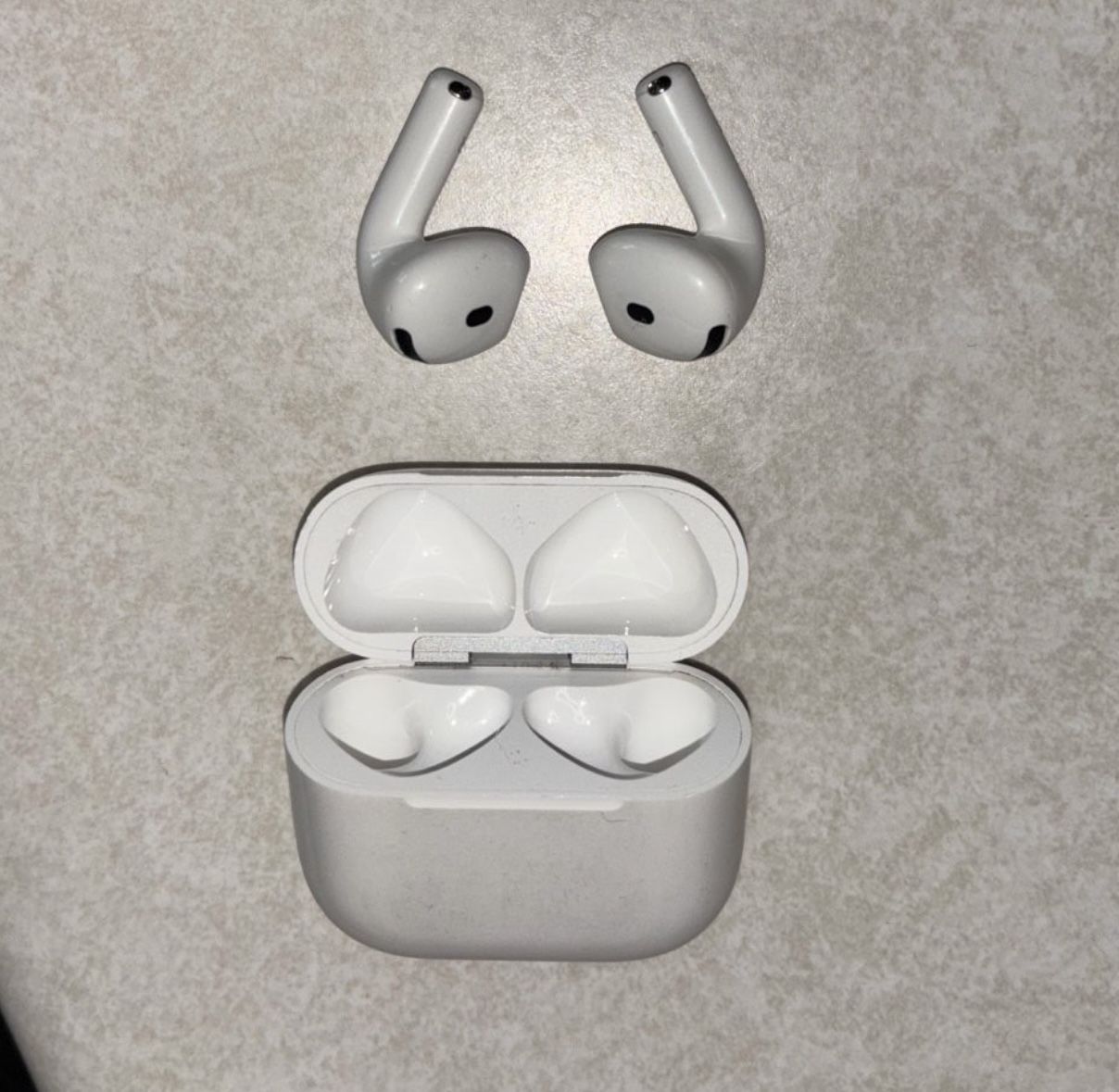 AirPods 4
