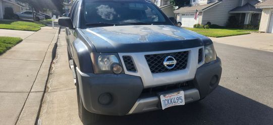 Nissan Xterra SUV – Gray