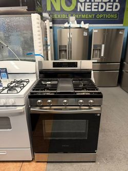 Samsung 6.0 cu. ft. Smart Freestanding Gas Range with Integrated Griddle