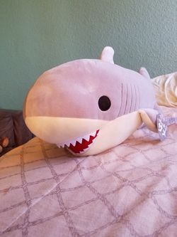 MochiPuni Shark 22"