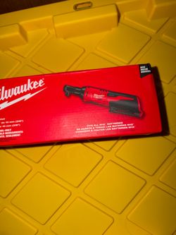 12 v rachet milwaukee