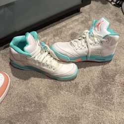 Jordan 5s ! Size 6.5Y